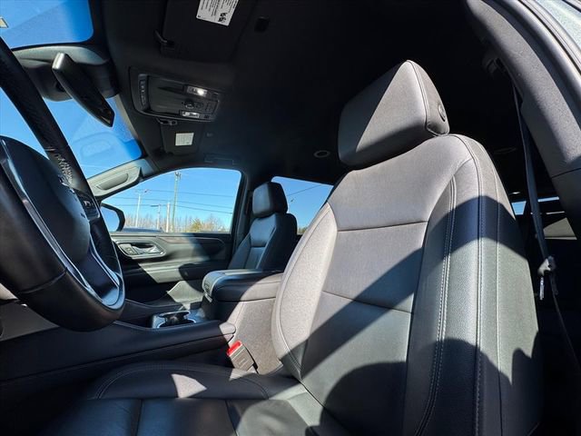 Used 2024 Chevrolet Suburban LT image 15