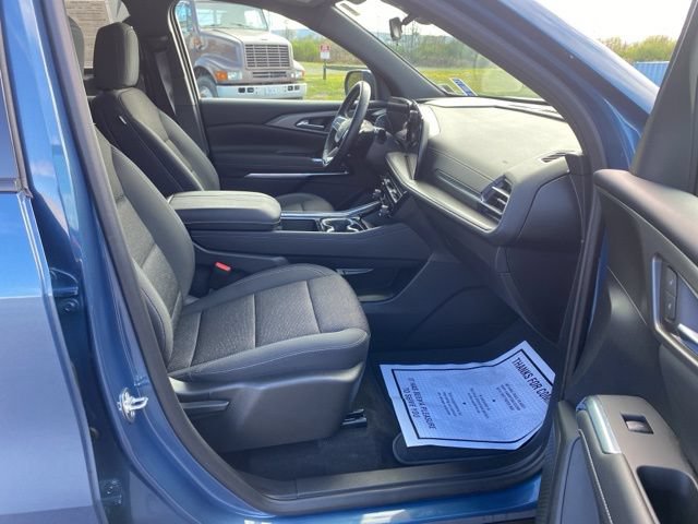 Used 2025 Chevrolet Traverse LT FWD image 28