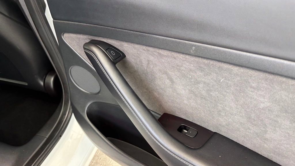 Used 2023 Tesla Model 3 Standard Range image 25