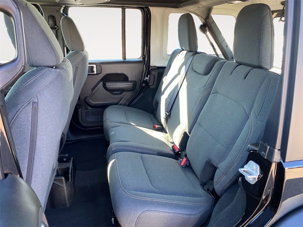 Used 2025 Jeep Wrangler Sport image 13