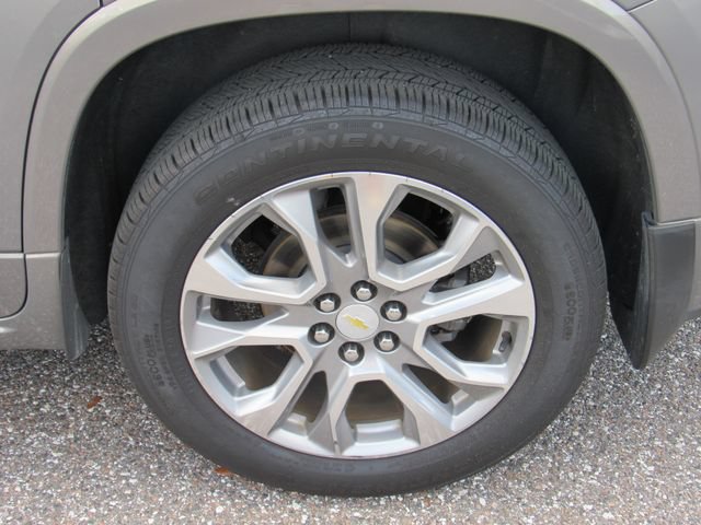 Used 2018 Chevrolet Traverse Premier w/ Driver Confidence II Package FWD image 15