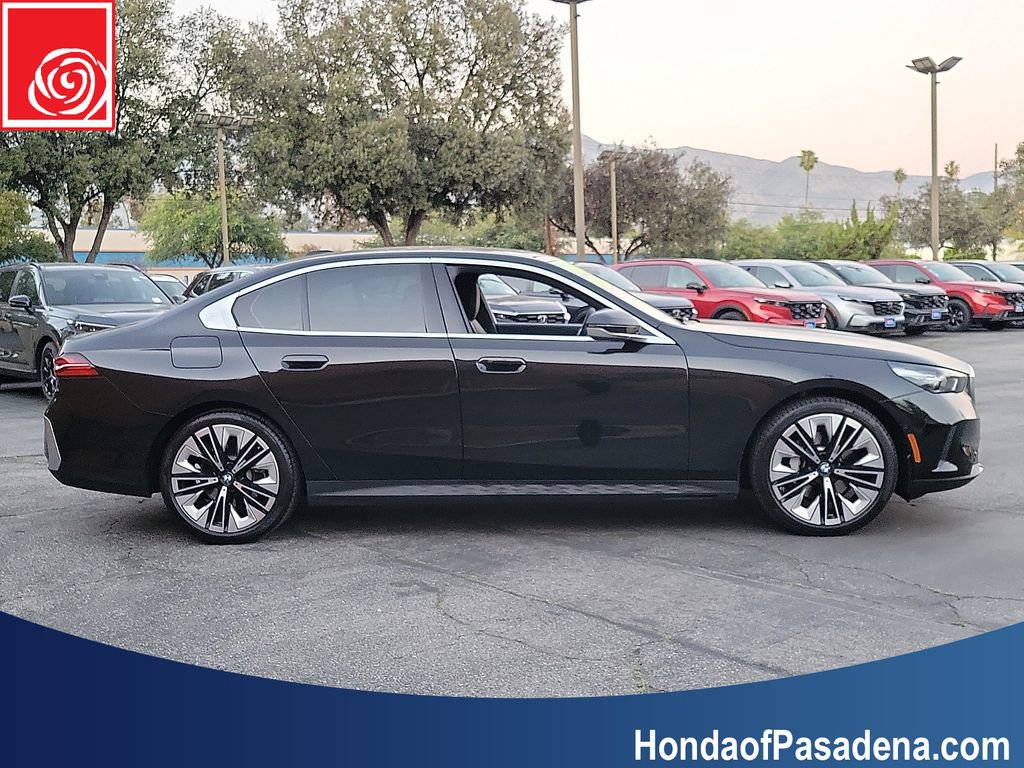 Used 2025 BMW 530i image 4