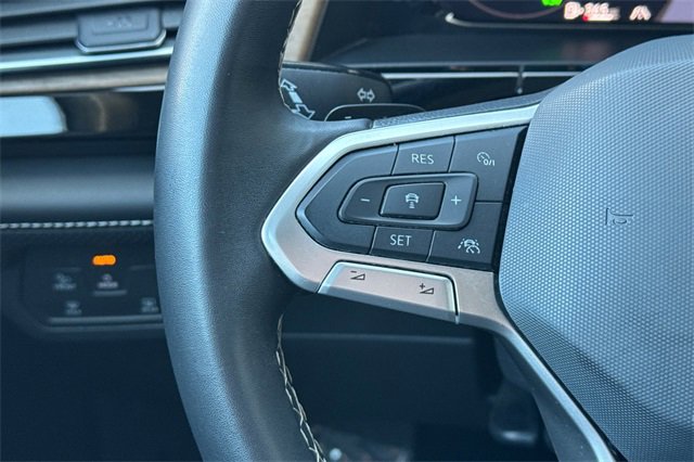 Used 2024 Volkswagen Atlas SE image 28