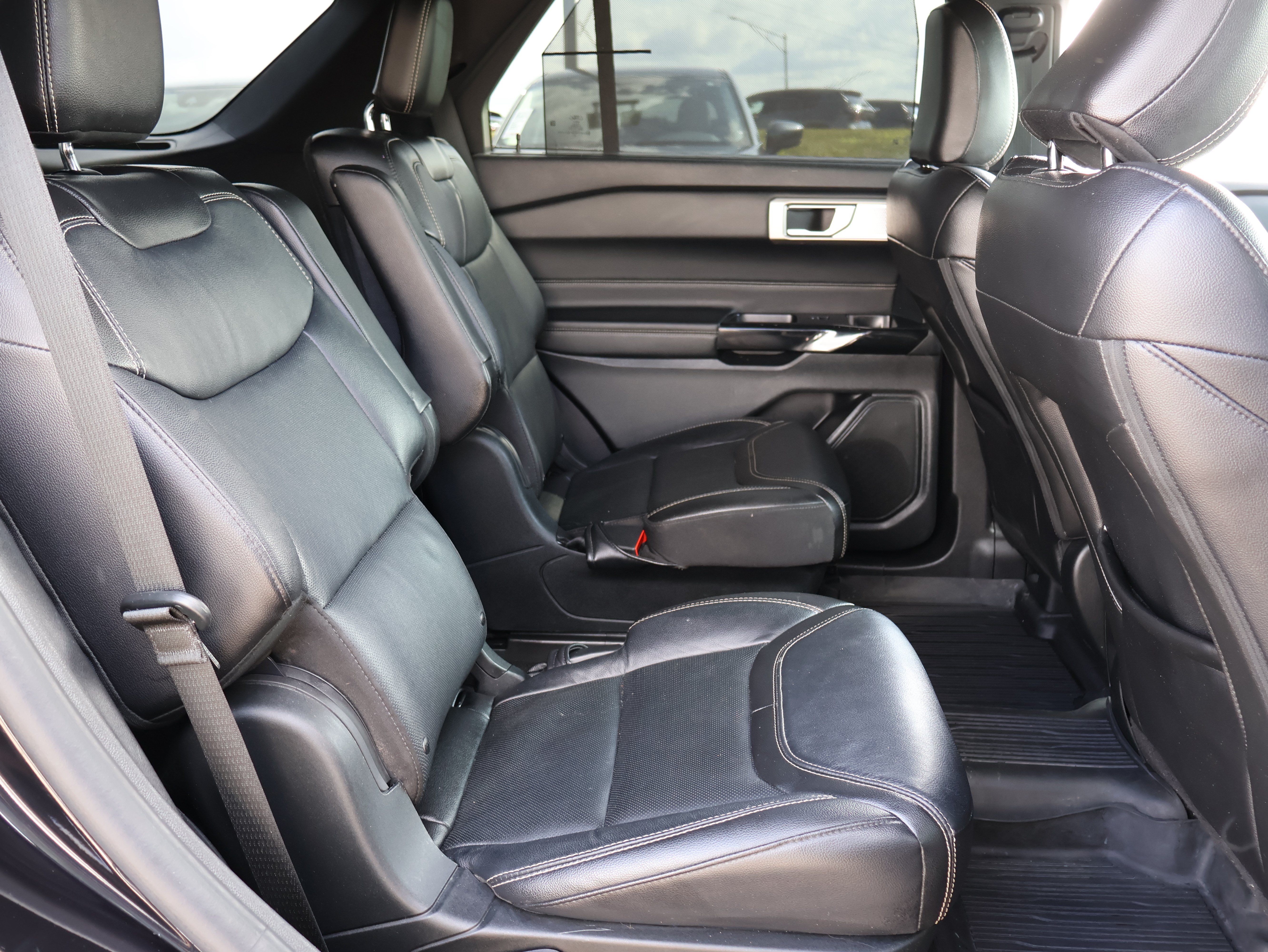 Used 2023 Ford Explorer ST w/ Equipment Group 401A AWD/4WD image 9