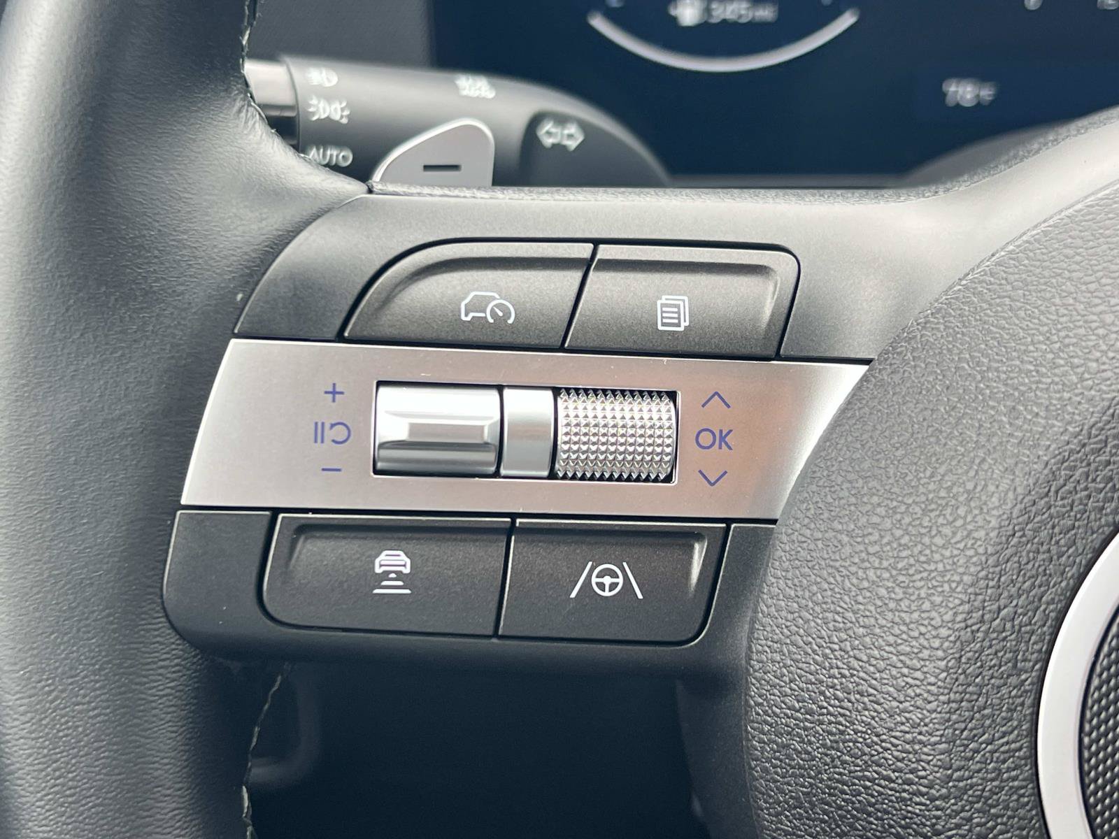 Used 2024 Hyundai Kona SEL w/ Convenience Package FWD image 9