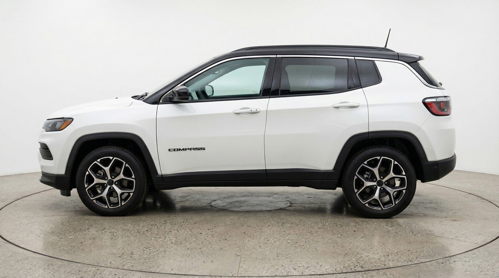 Used 2025 Jeep Compass Limited image 5