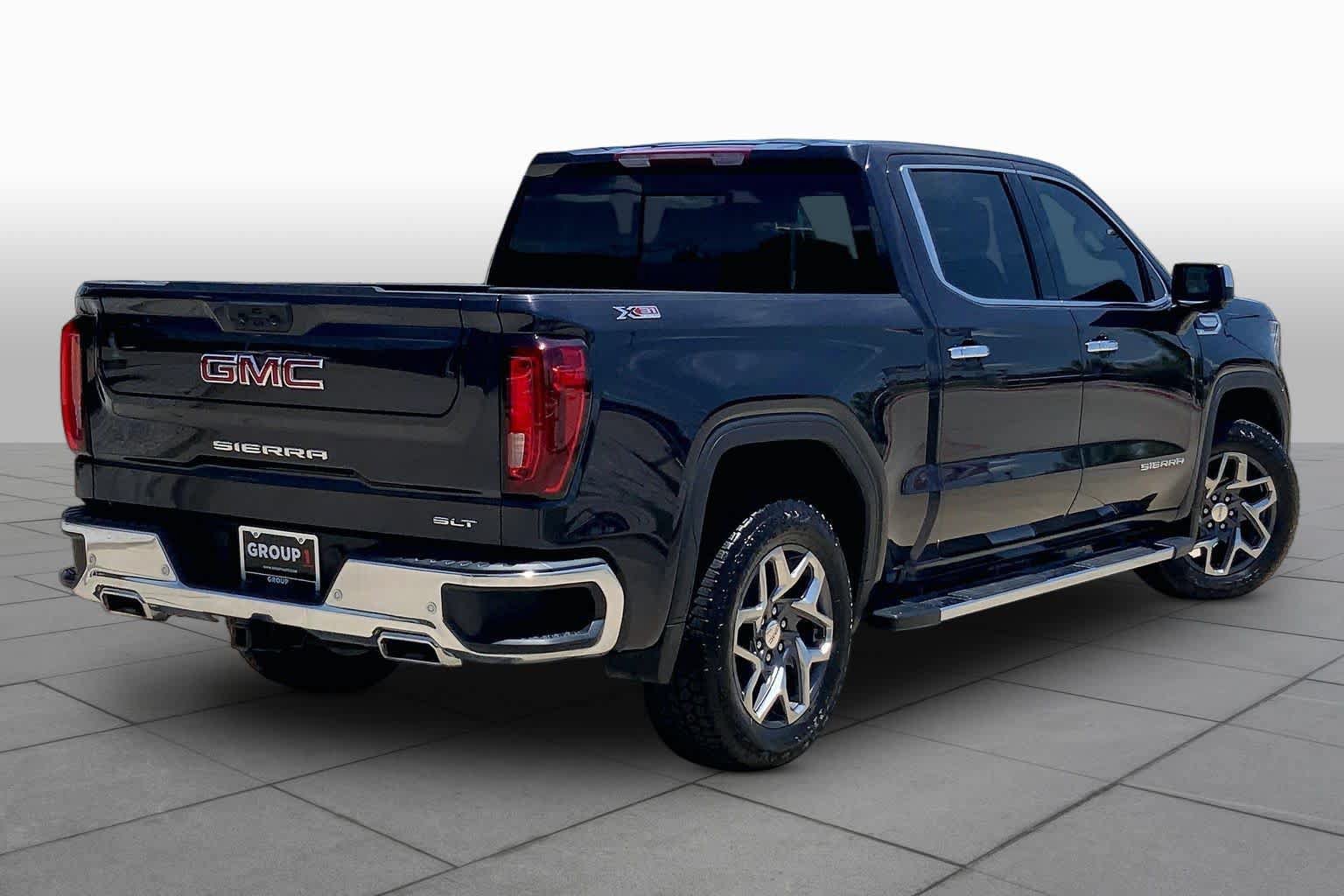 Used 2025 GMC Sierra 1500 SLT AWD/4WD image 13