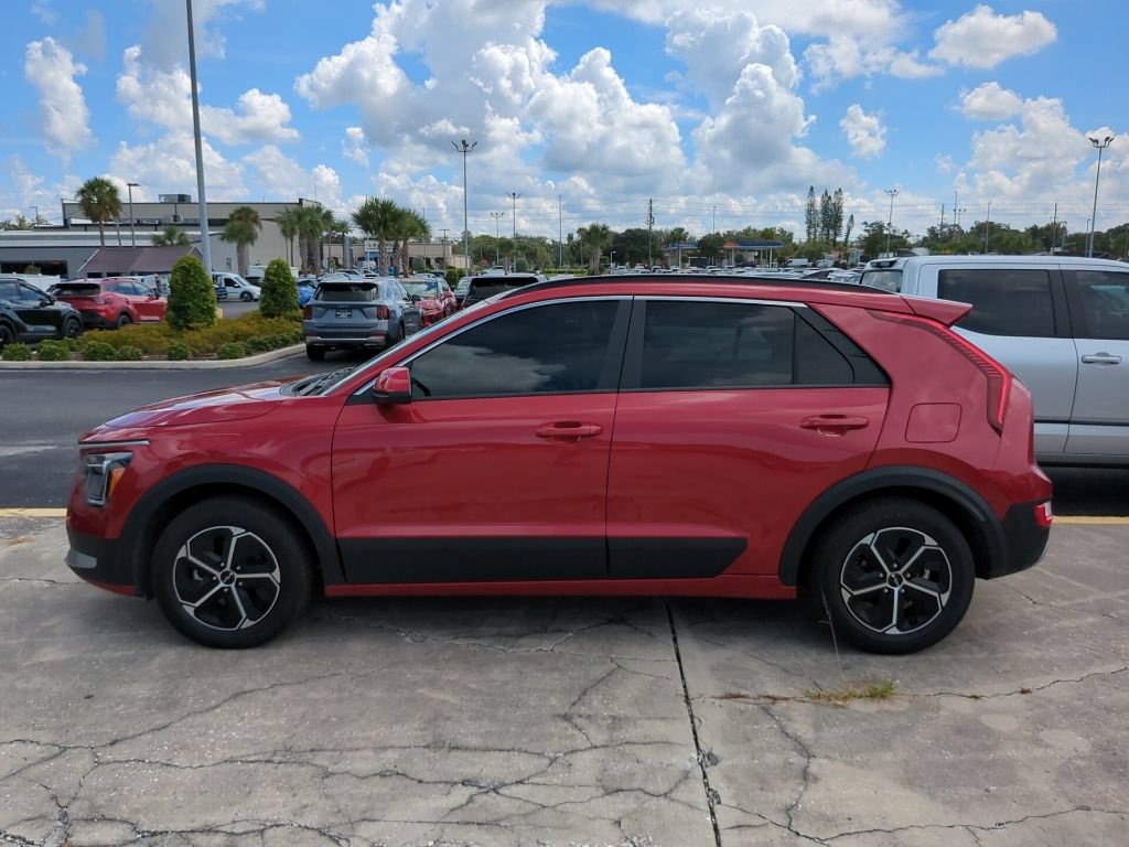 Certified 2025 Kia Niro LX FWD image 8
