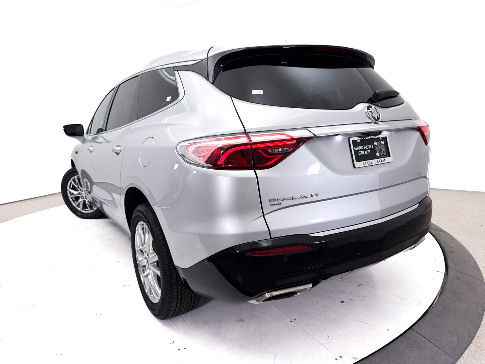 Used 2022 Buick Enclave Premium AWD/4WD image 8