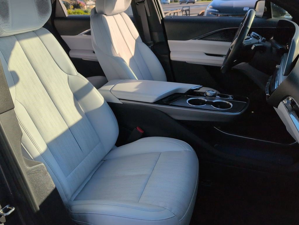 Certified 2023 Cadillac Lyriq 2WD image 29