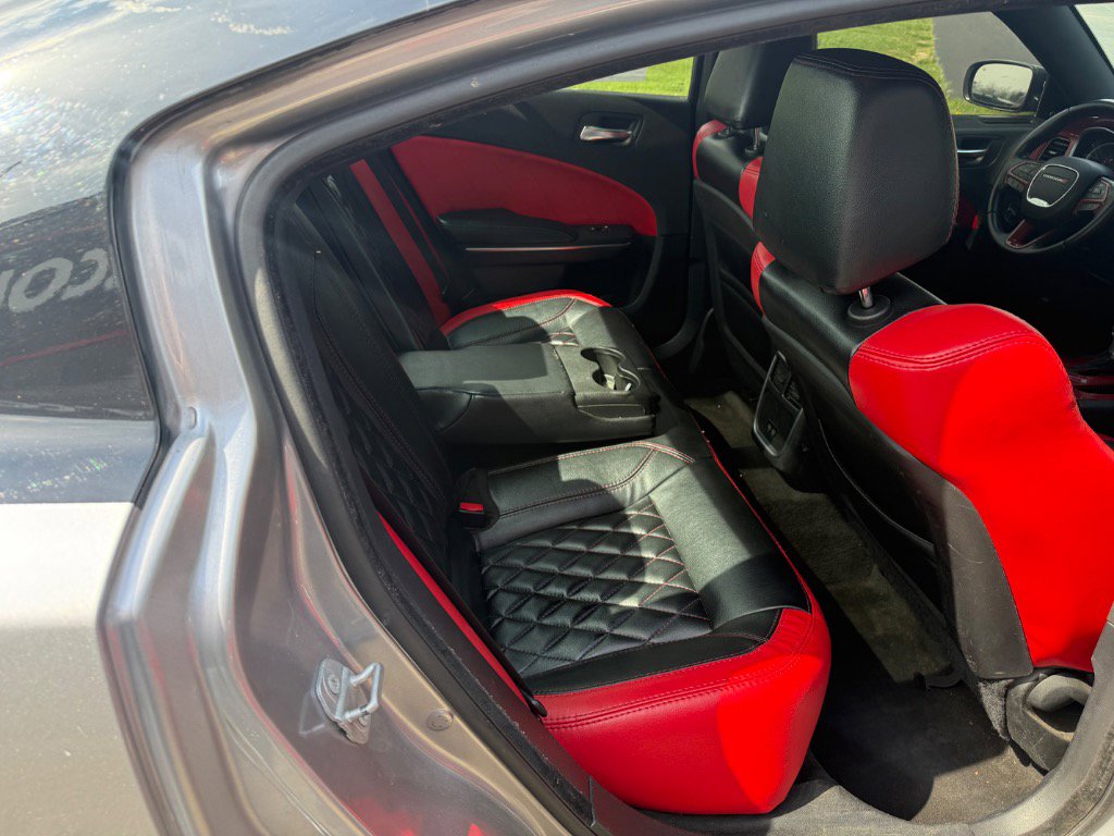 Used 2016 Dodge Charger SXT image 10