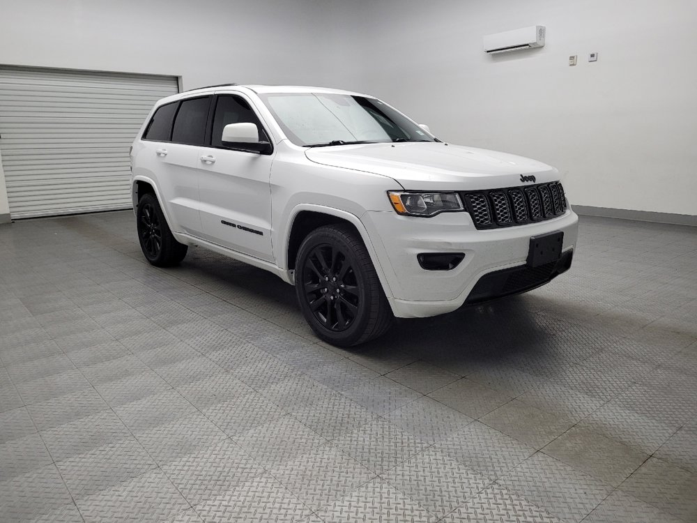 Used 2018 Jeep Grand Cherokee Altitude RWD image 13