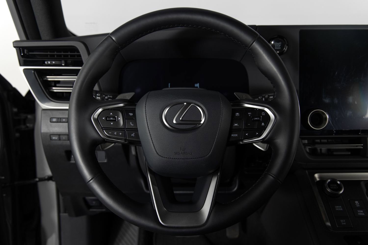 Used 2024 Lexus GX 550 w/ Accessory Package (2T) image 32