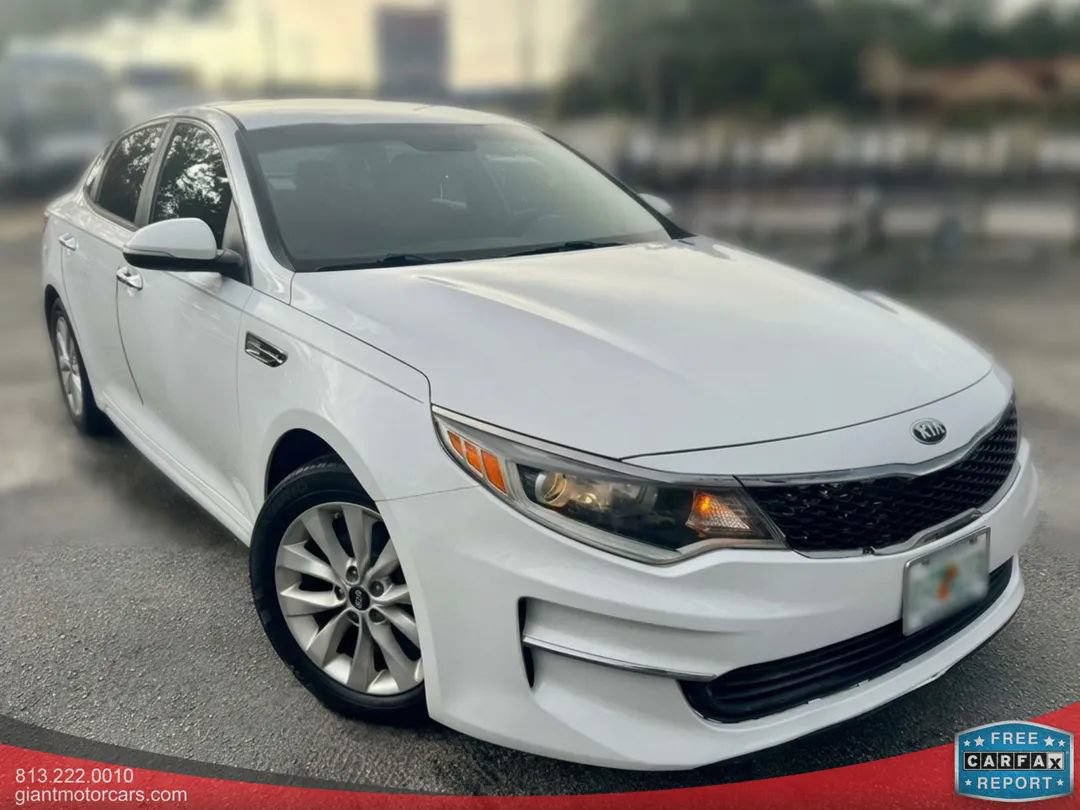 Used 2018 Kia Optima LX w/ 17" Alloy Wheels Package FWD image 3