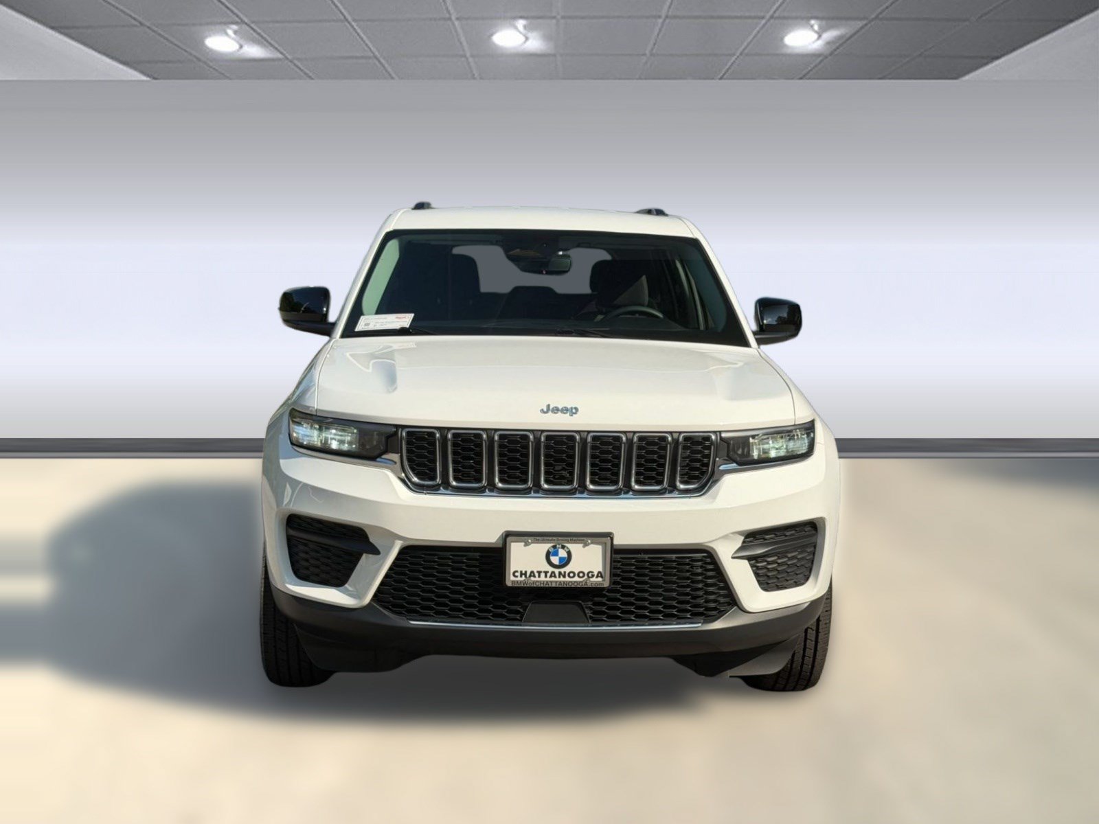 Used 2023 Jeep Grand Cherokee Laredo AWD/4WD image 6