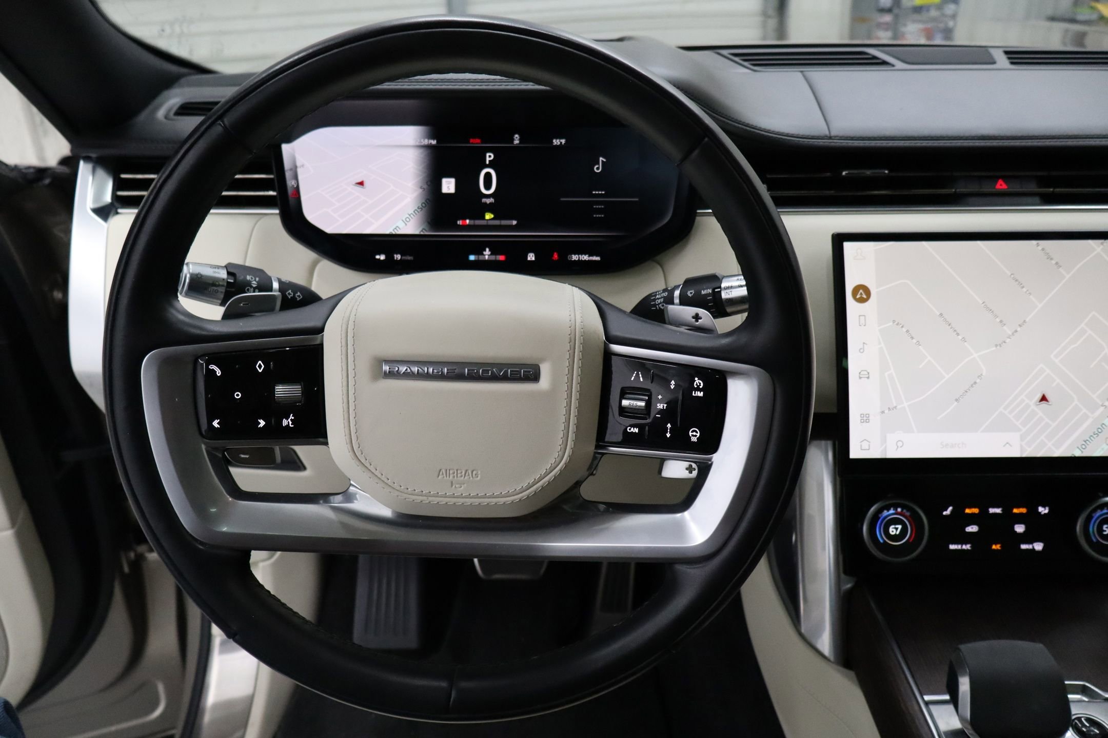 Used 2022 Land Rover Range Rover Long Wheelbase SE image 18