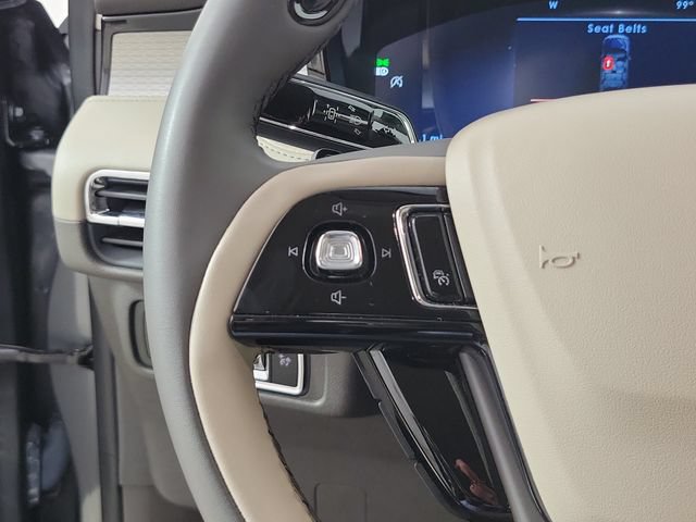 Used 2023 Lincoln Corsair FWD image 23