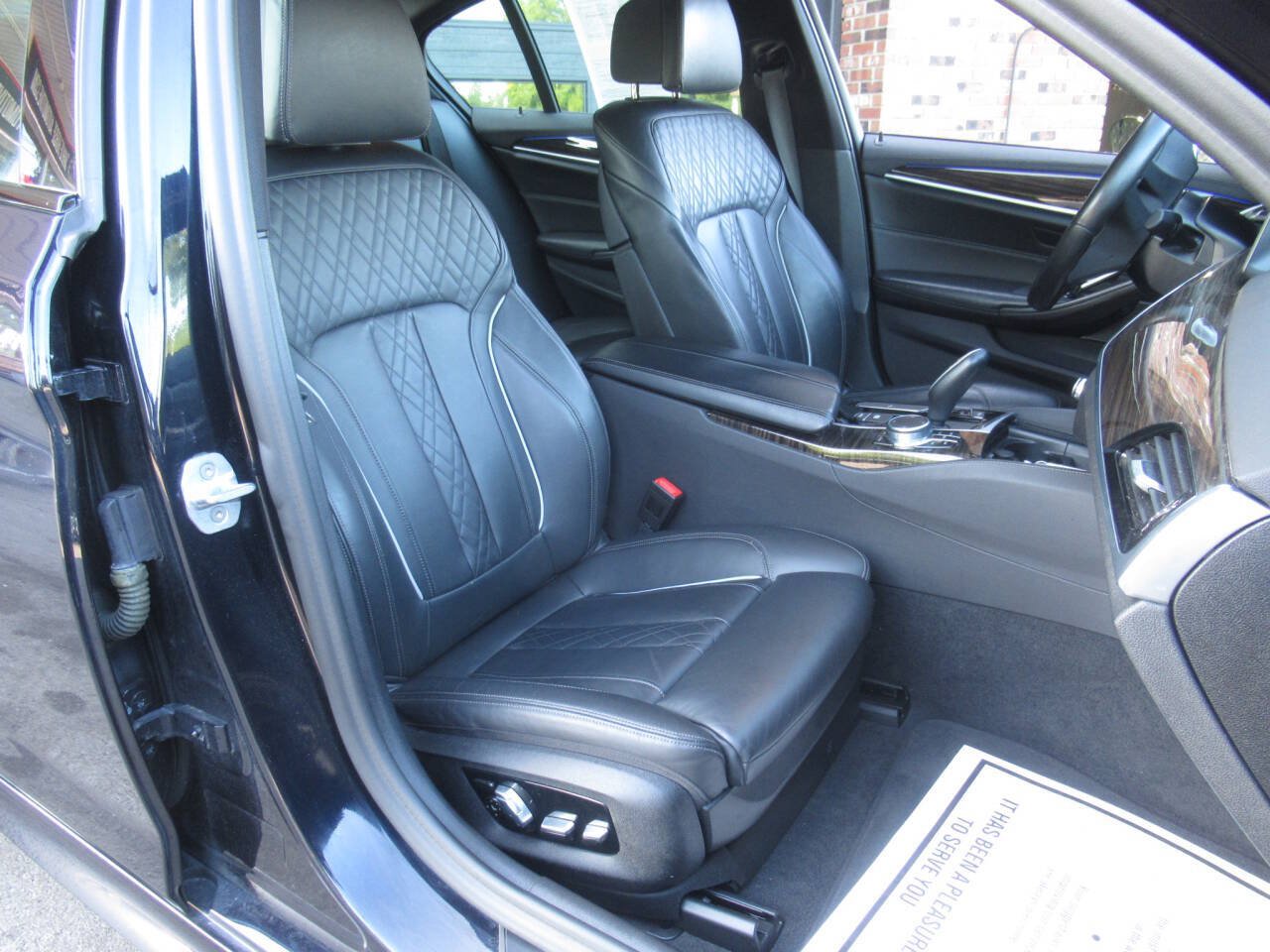 Used 2020 BMW M550i xDrive w/ Premium Package AWD/4WD image 6