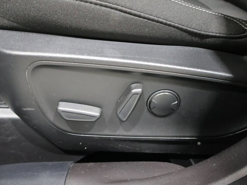 Used 2023 Ford Escape Active AWD/4WD image 9