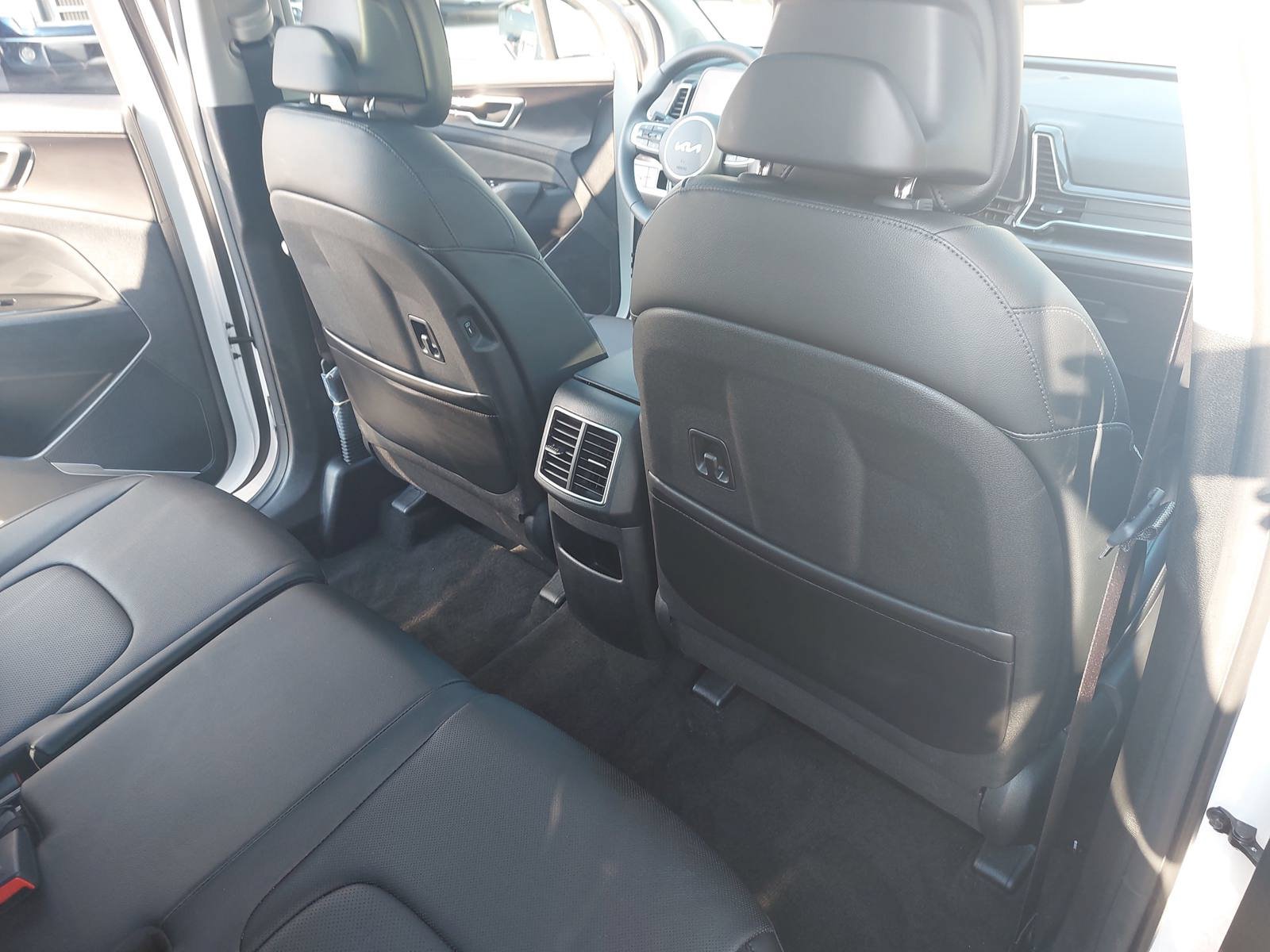 Used 2025 Kia Sportage EX w/ Premium Package FWD image 11