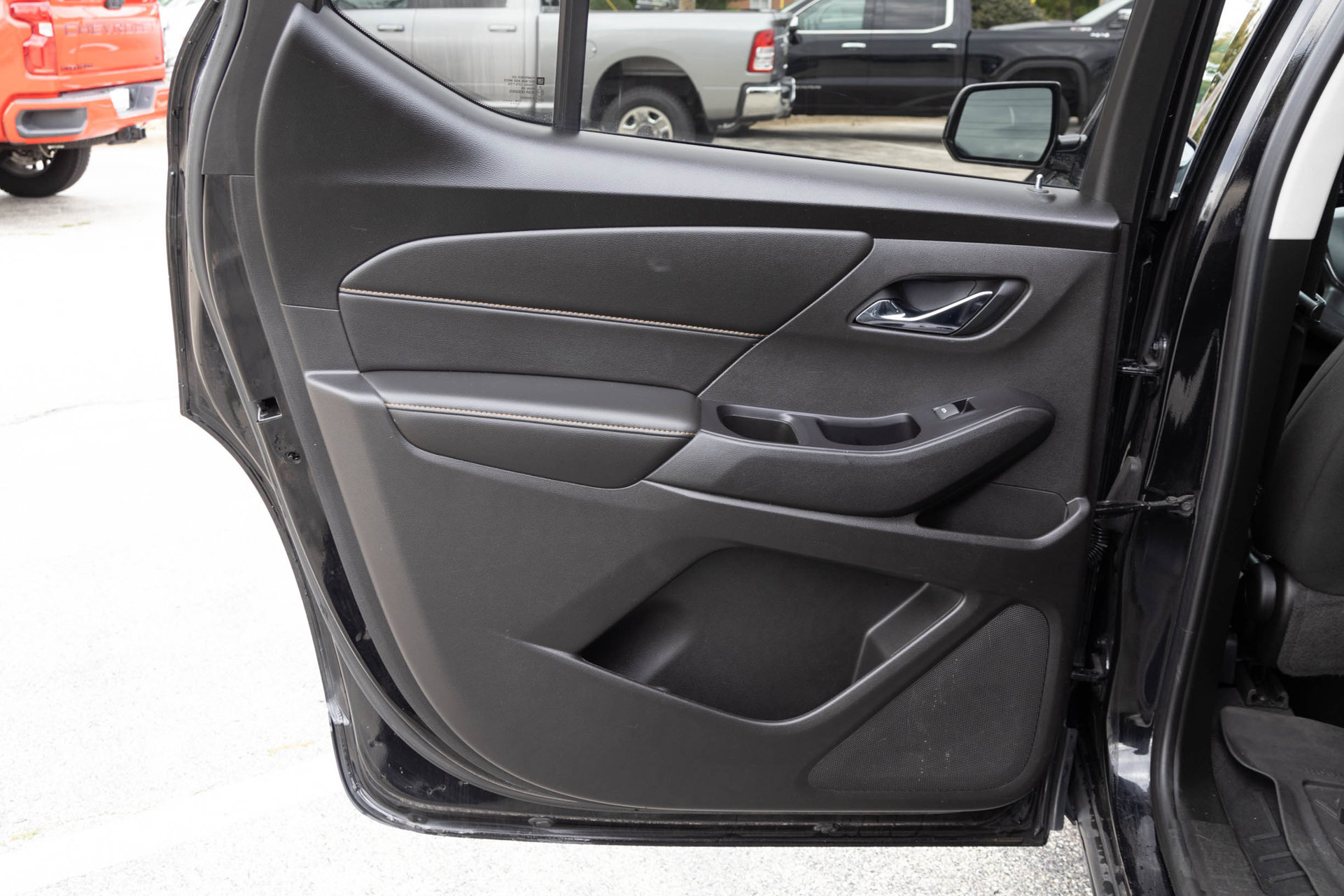 Used 2019 Chevrolet Traverse LS FWD image 36