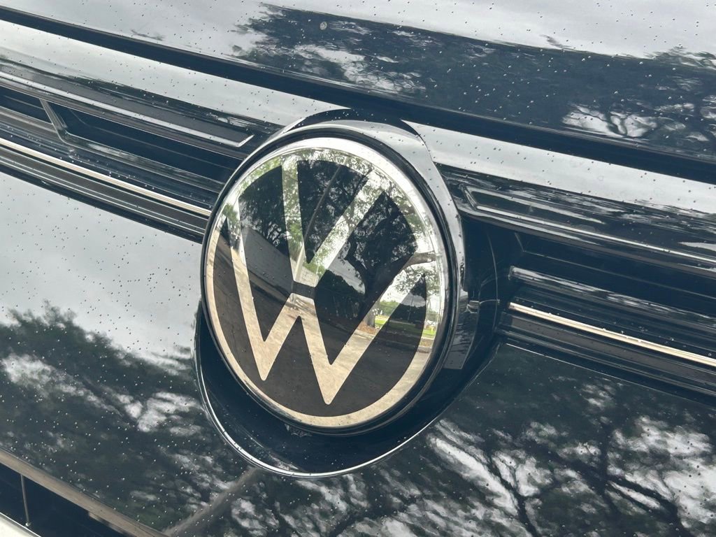 Certified 2025 Volkswagen Taos S image 41