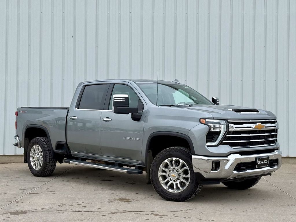Used 2024 Chevrolet Silverado 2500 LTZ w/ LTZ Premium Package AWD/4WD image 8