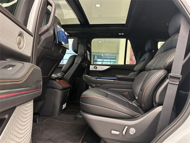 New 2025 Lincoln Navigator Black Label image 22