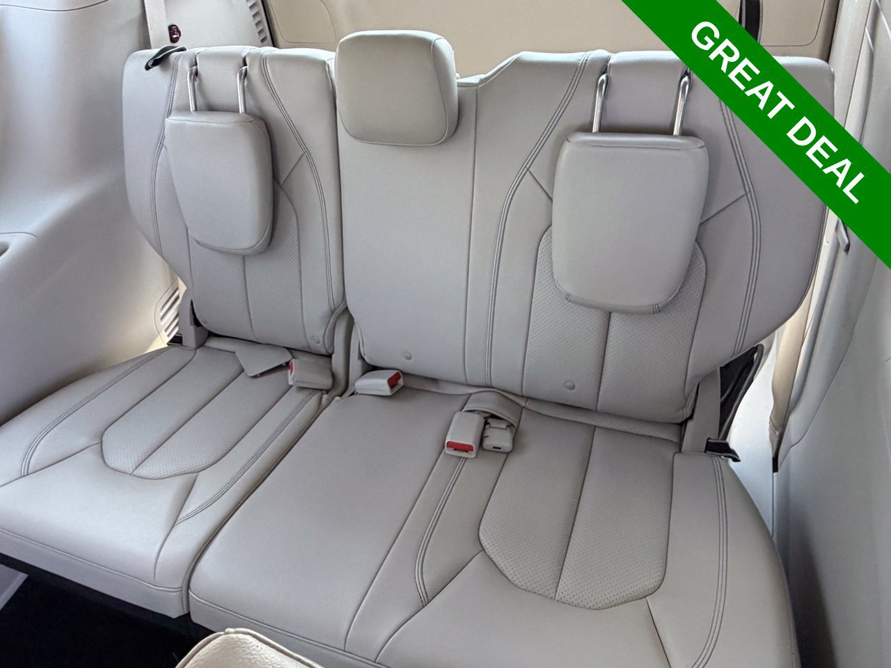 Used 2018 Chrysler Pacifica Touring-L FWD image 39