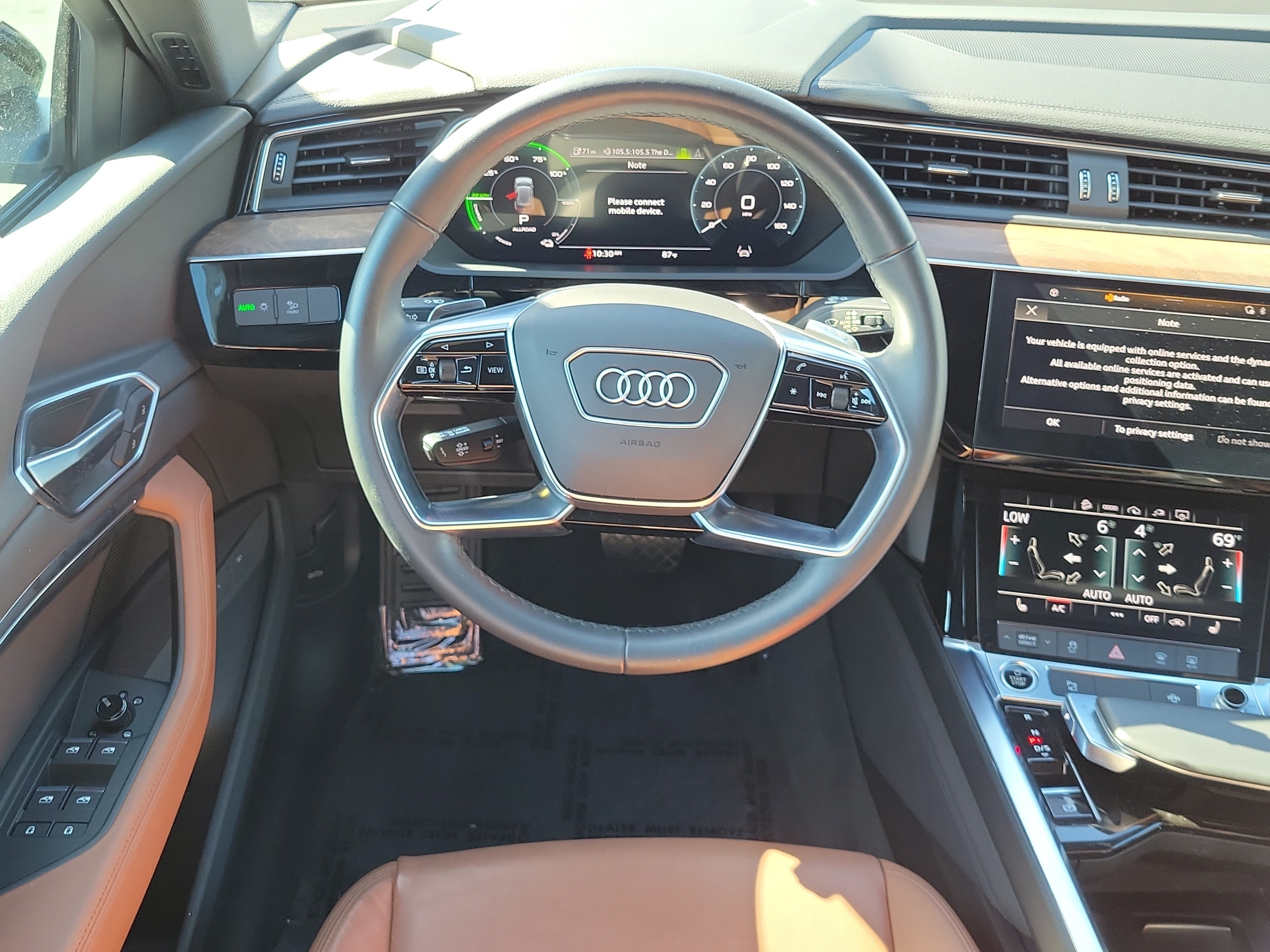 Used 2022 Audi e-tron Premium w/ Convenience Plus Package AWD/4WD image 17