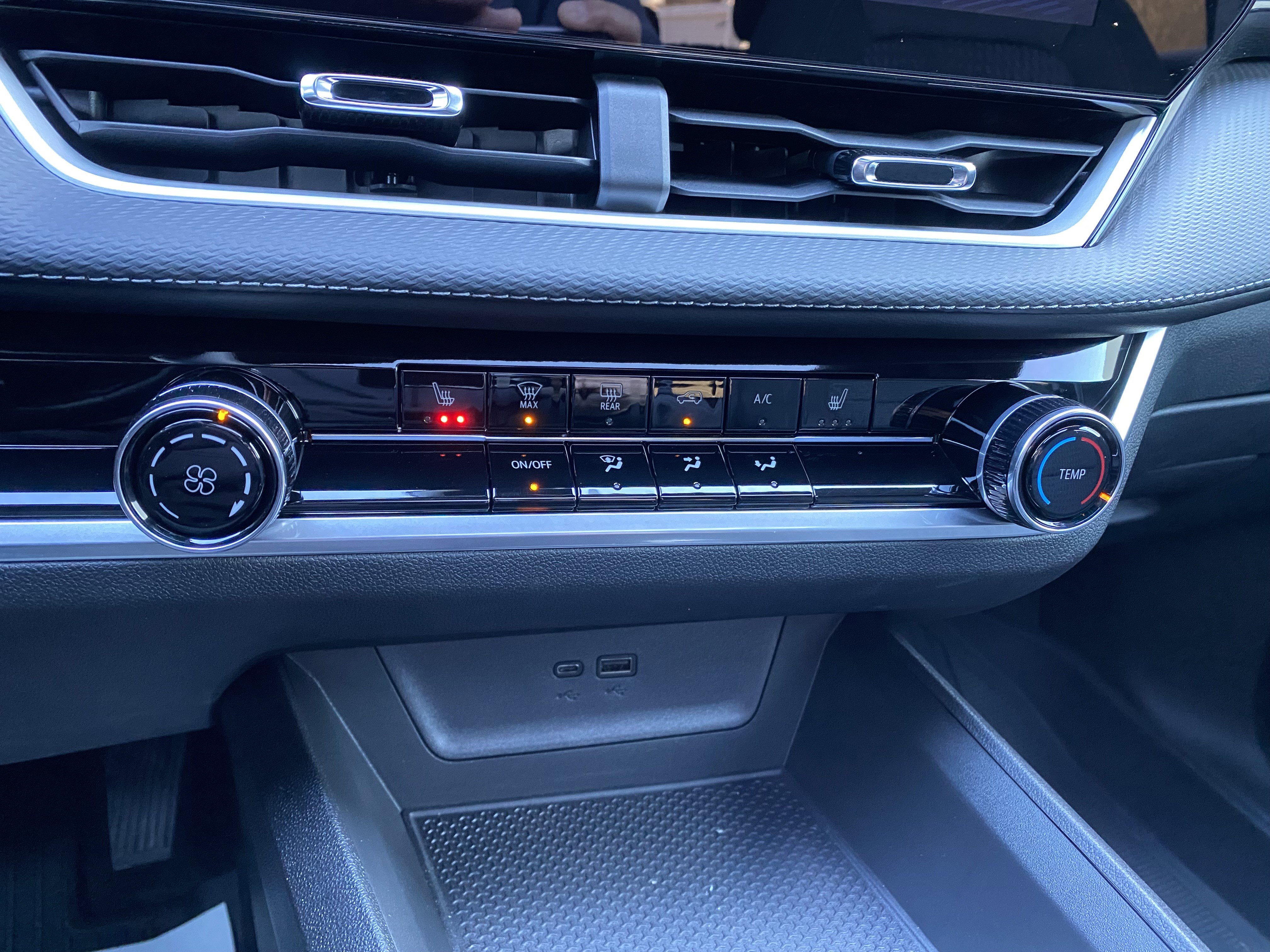 Used 2026 Chevrolet Equinox LT image 29