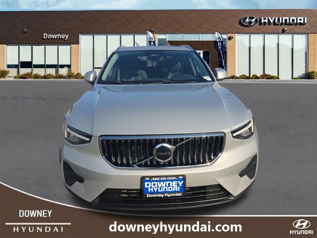 Used 2024 Volvo XC40 B5 Core AWD/4WD image 8