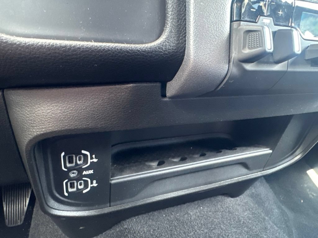 Used 2024 RAM 3500 Big Horn AWD/4WD image 45