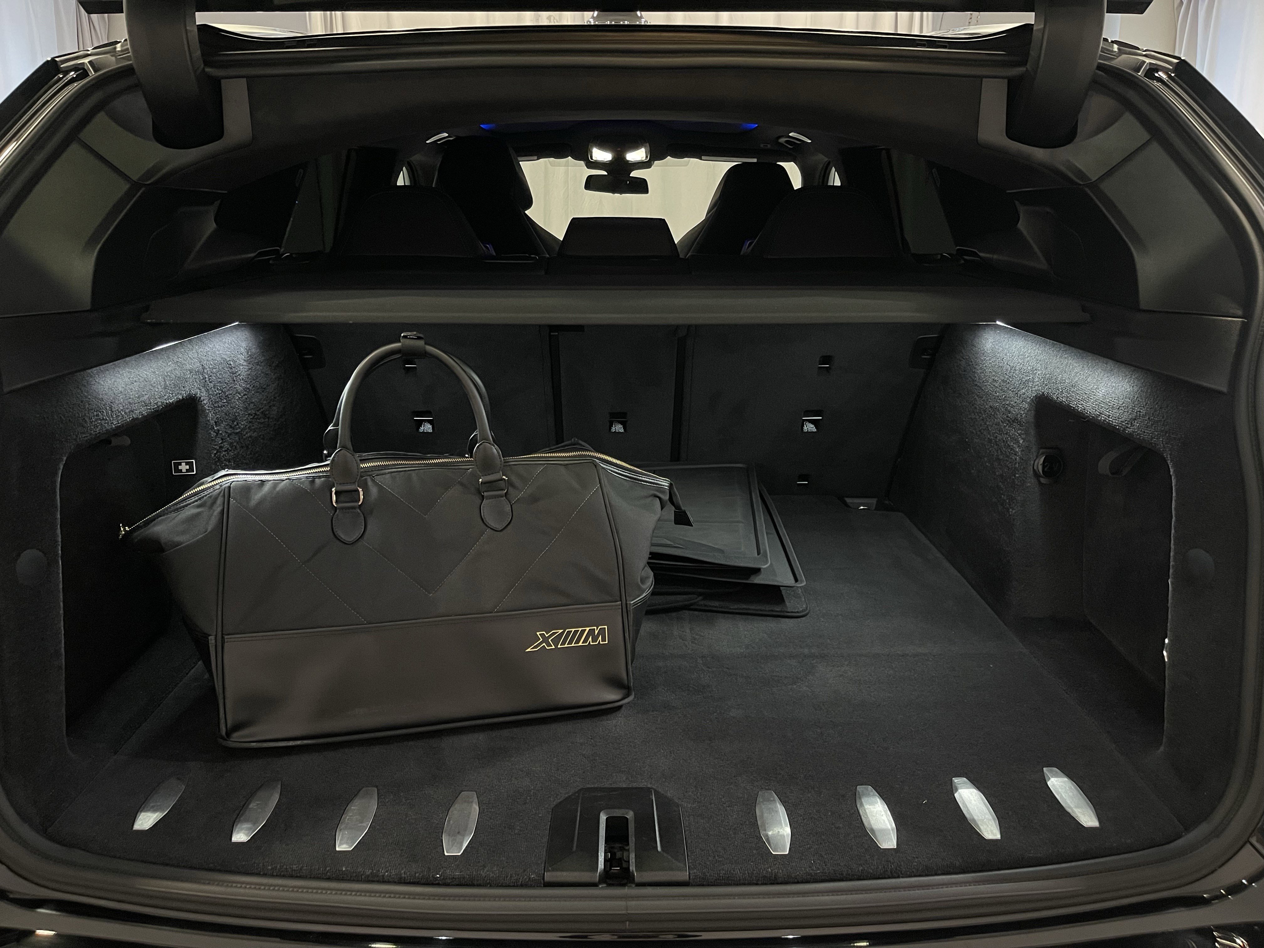 Certified 2024 BMW XM AWD/4WD image 27