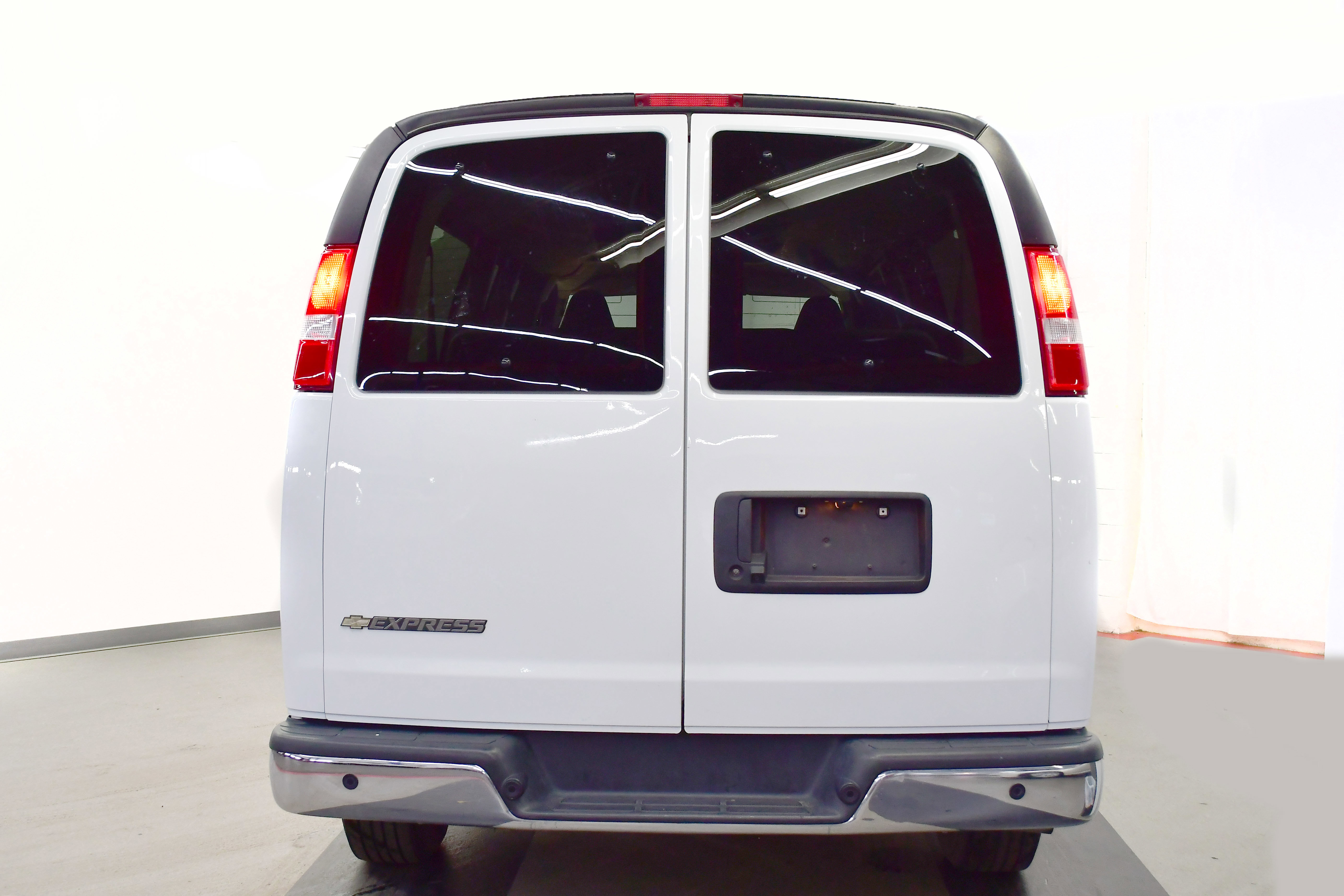 Used 2023 Chevrolet Express 3500 LT w/ LT Preferred Equipment Group image 10