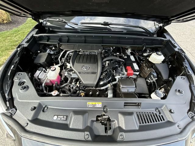 Used 2024 Toyota Highlander XLE image 14