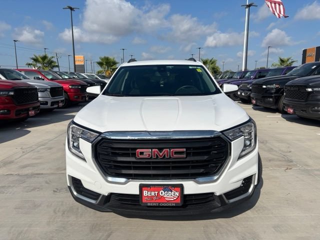 Used 2023 GMC Terrain SLE w/ Driver Convenience Package FWD image 2