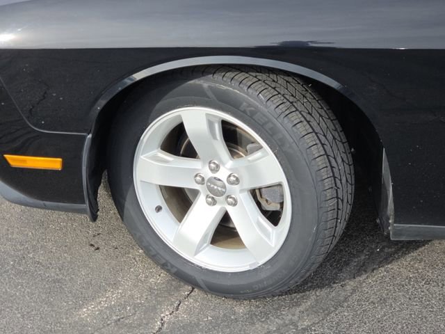 Used 2013 Dodge Challenger SXT image 18