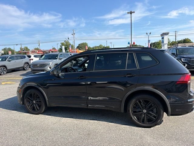 Used 2022 Volkswagen Tiguan SE R-Line FWD image 7