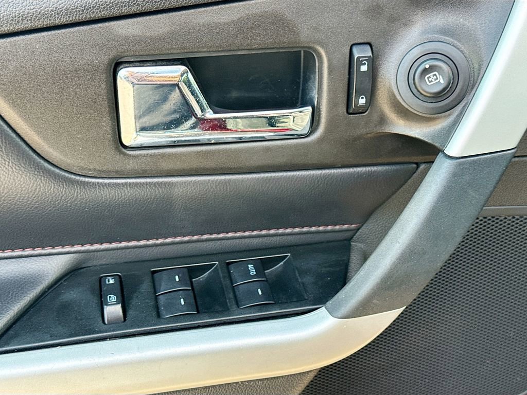 Used 2013 Ford Edge SEL FWD image 21