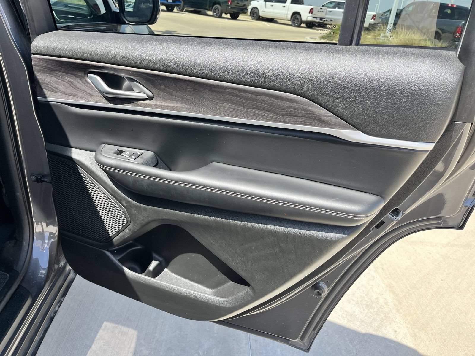 Used 2023 Jeep Grand Cherokee L Limited RWD image 22