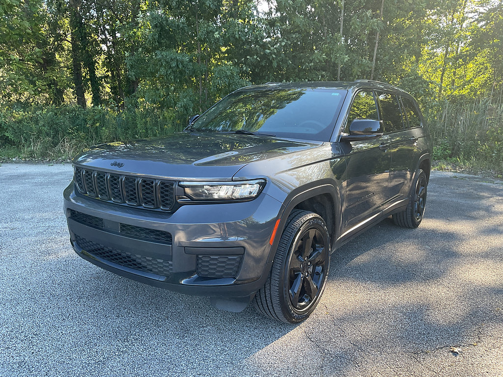 Used 2023 Jeep Grand Cherokee L Laredo AWD/4WD image 3