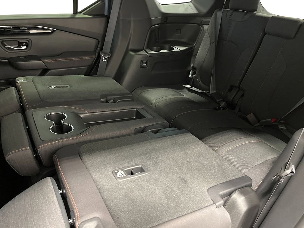 New 2025 Honda Pilot Sport image 24