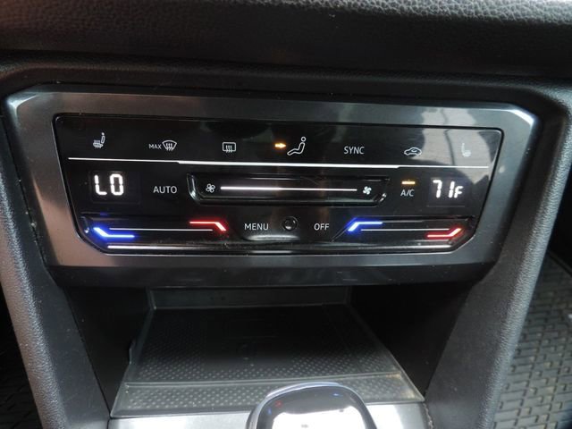 Used 2023 Volkswagen Tiguan SE w/ Panoramic Sunroof Package FWD image 24