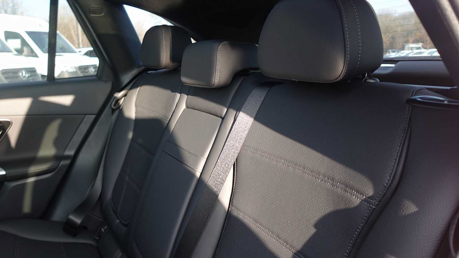 Used 2026 Mercedes-Benz GLC 300 4MATIC image 25