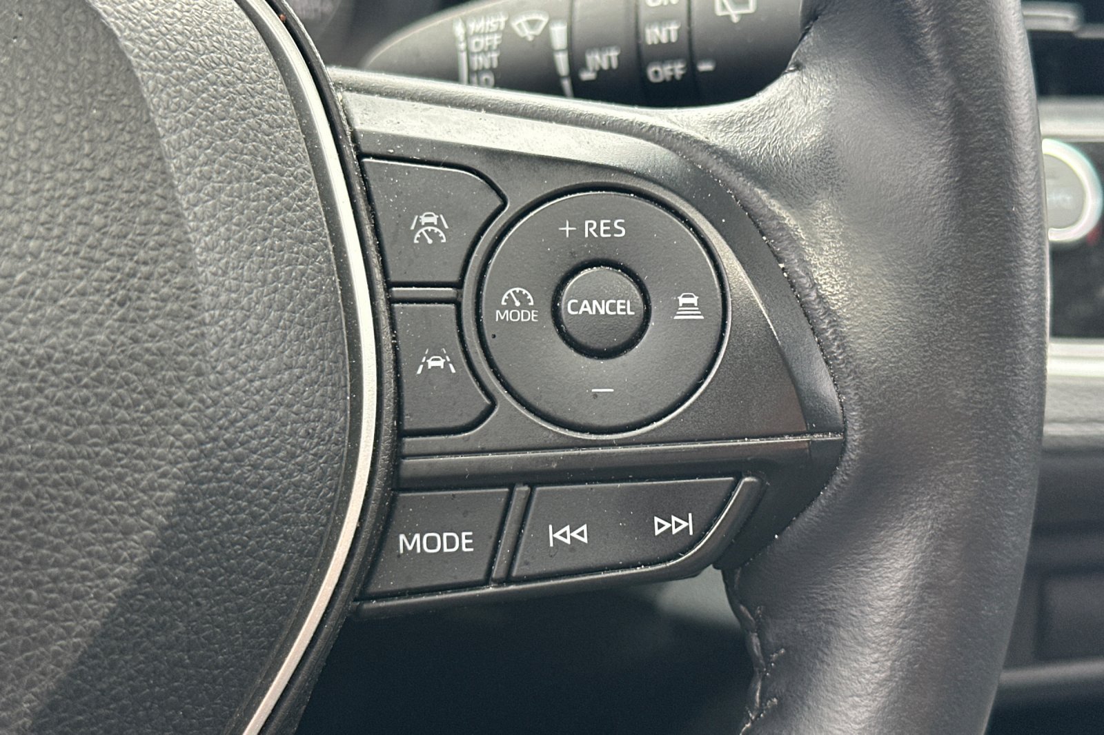 Used 2023 Toyota Corolla Cross LE w/ Moonroof Package FWD image 37