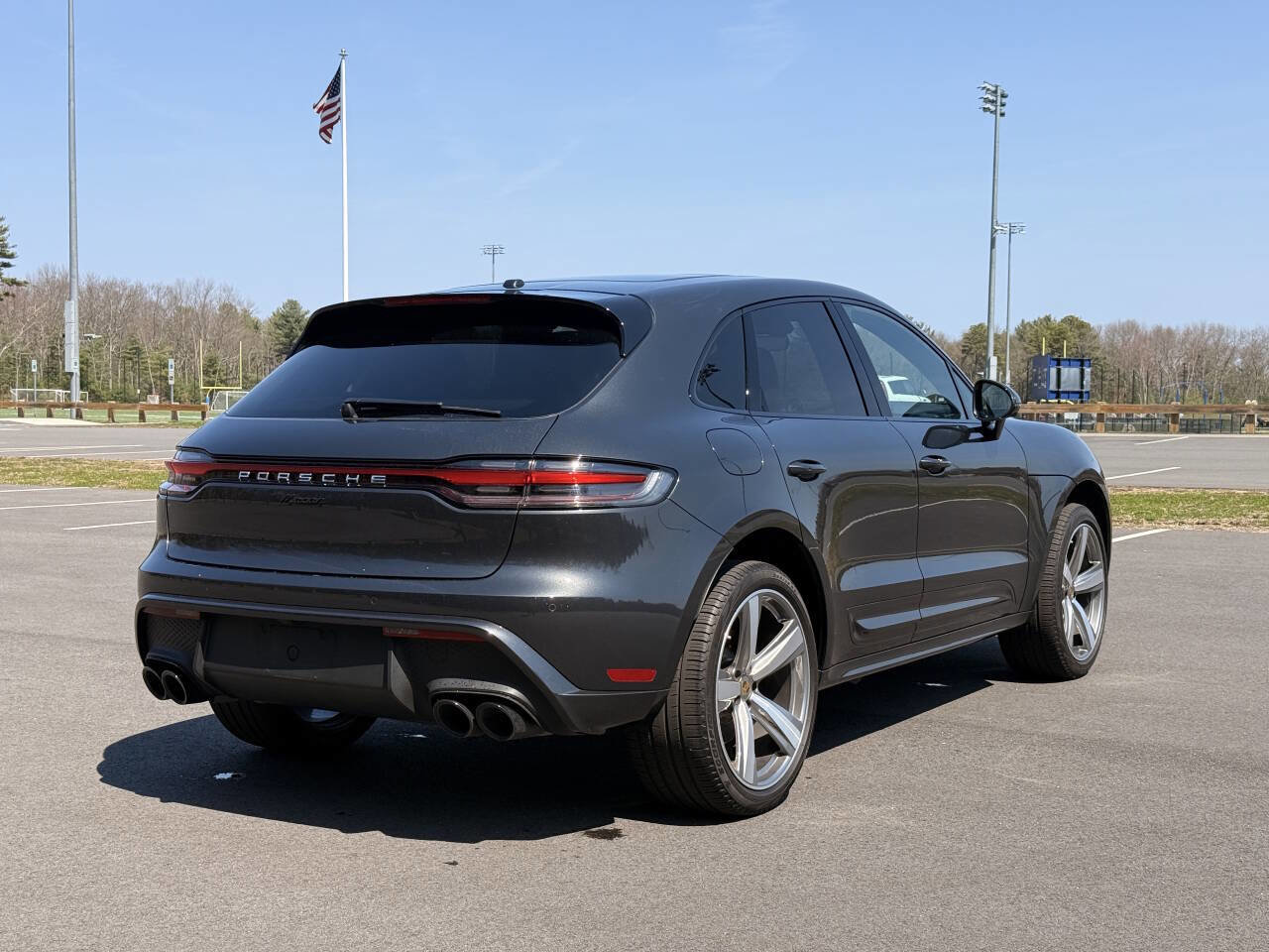 Used 2024 Porsche Macan w/ Premium Plus Package AWD/4WD image 3