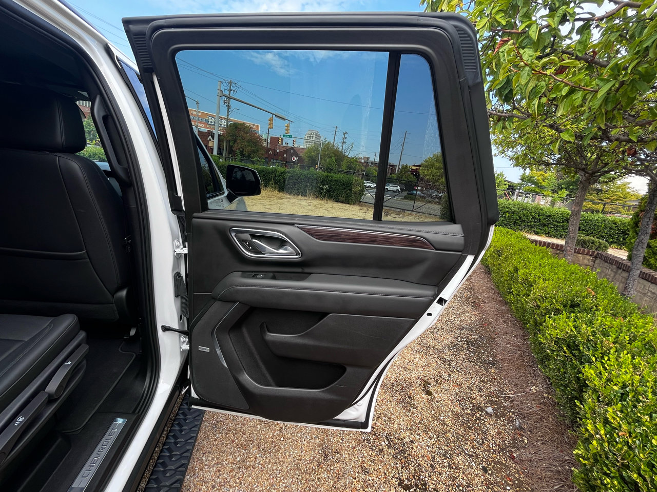 Used 2023 Chevrolet Tahoe Z71 w/ Z71 Off-Road Package image 43
