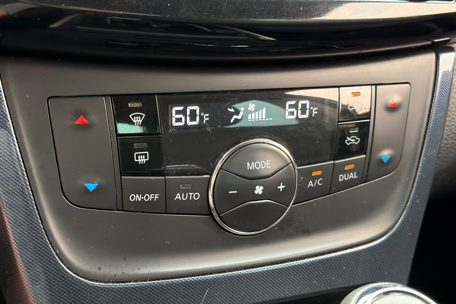 Used 2018 Nissan Sentra SR w/ Technology Package FWD image 21