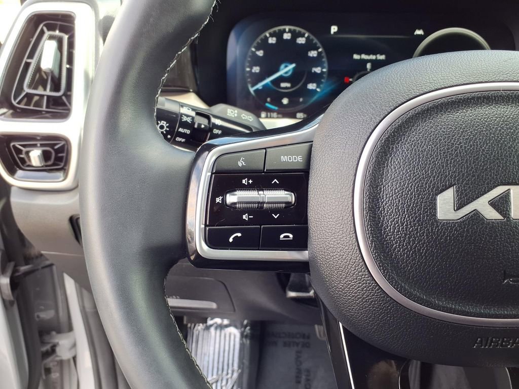 Certified 2023 Kia Sorento SX image 16